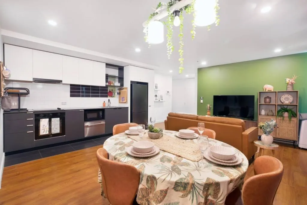 Image 6 of Spacious 2-bed apt in Docklands Balcony & Free Parking