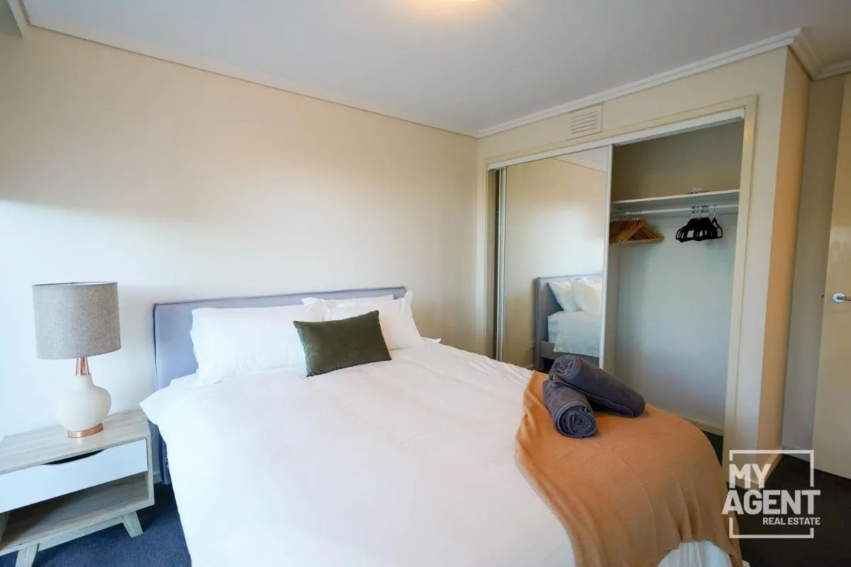 Image 6 of Spacious Apartment in Southbank – Sleeps 6