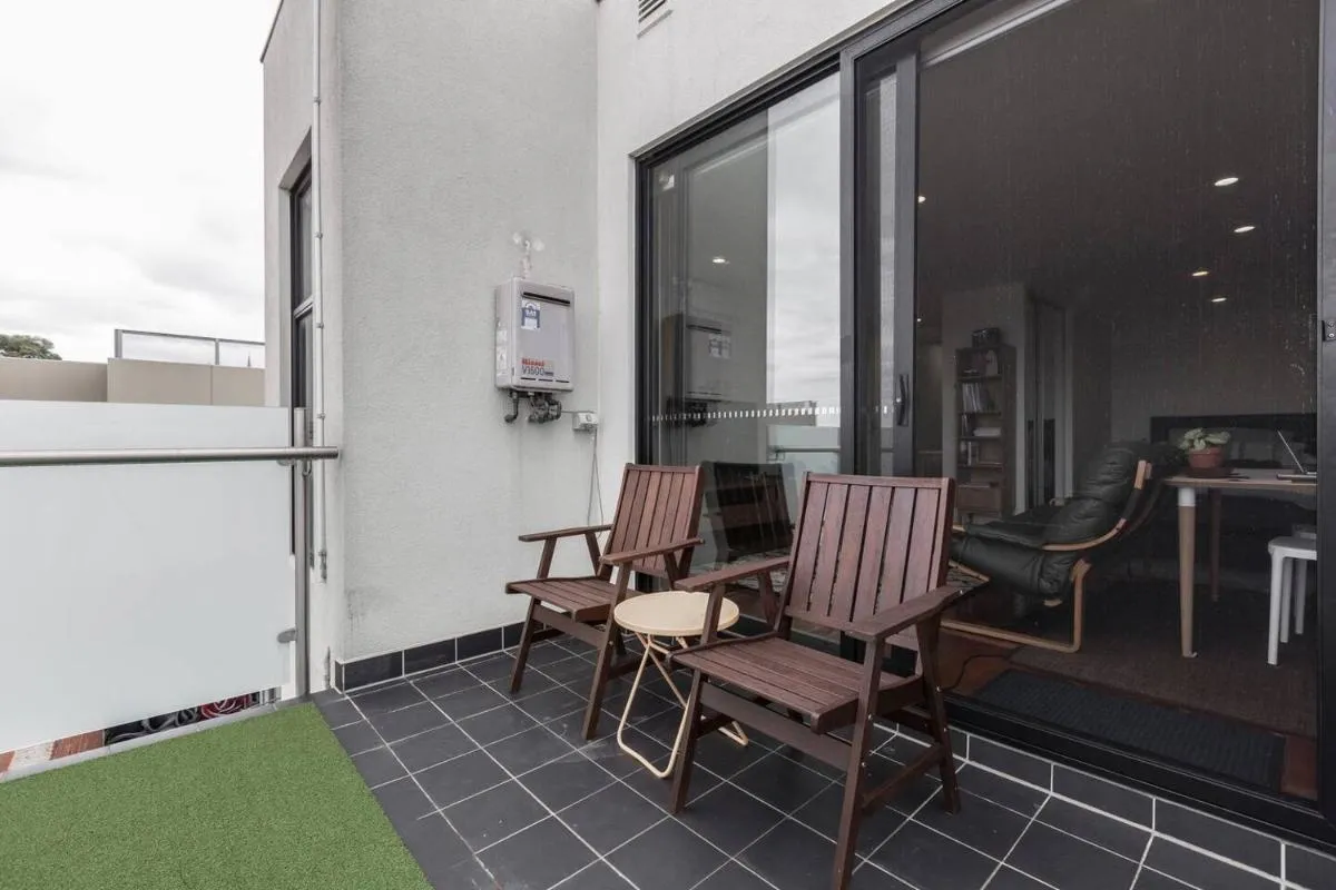 Image 6 of Spacious Studio with Balcony in Eclectic Brunswick