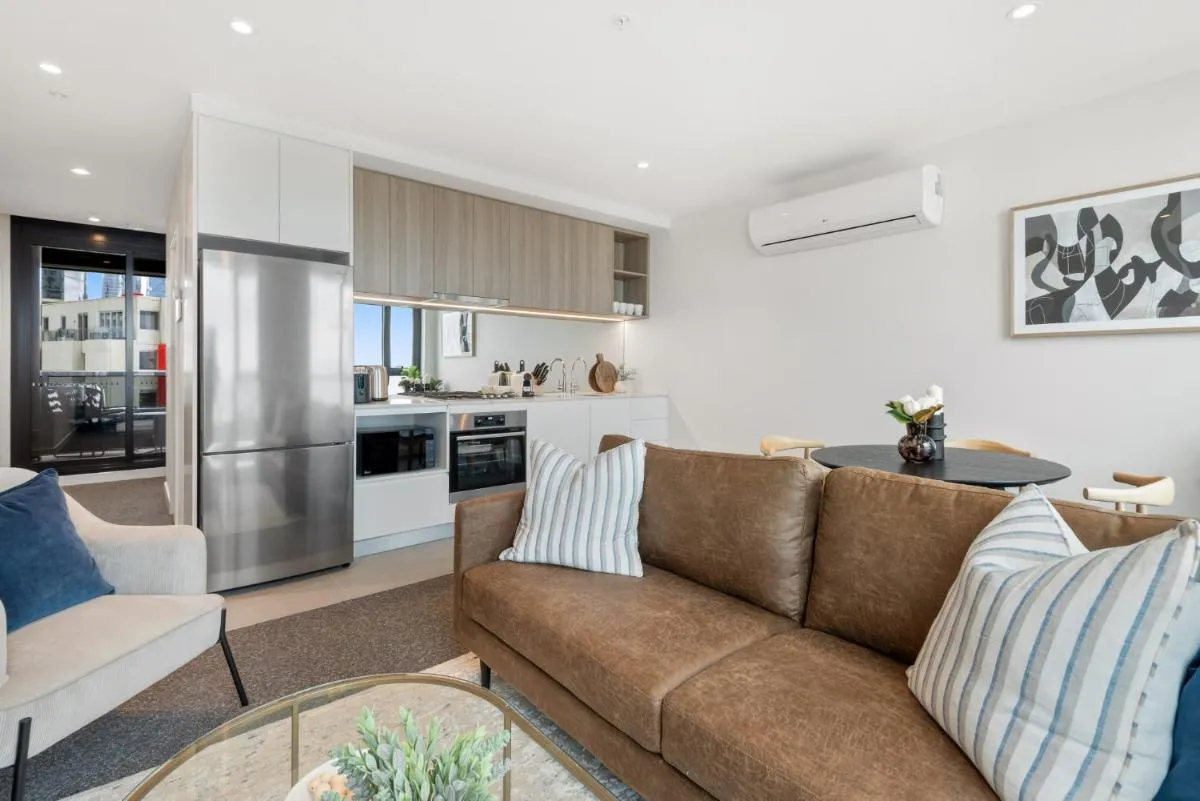 Image 4 of Spectacular 2-Bed with Amenities & Sky-High Views