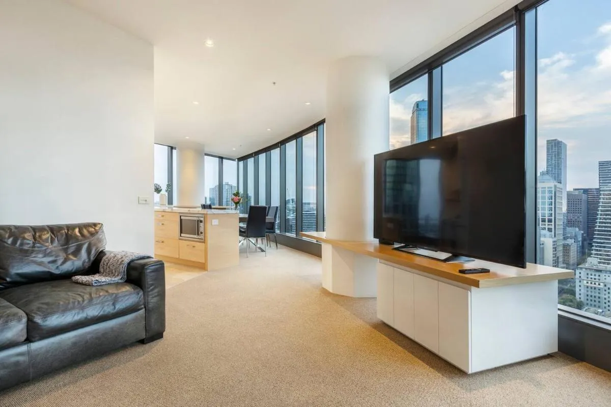 Image 4 of Spectacular Panoramic City Views in Sky-High LUXE