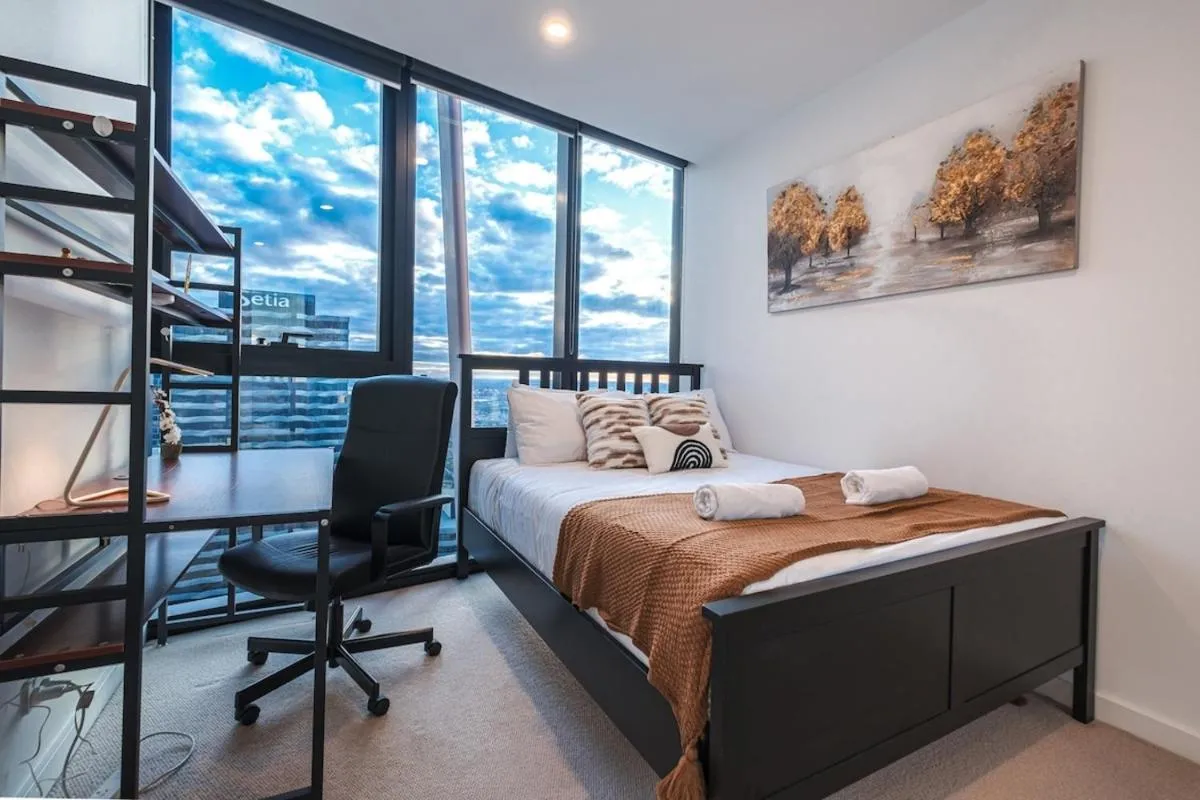 Image 1 of Splendid High Level 2br Cbd Pool Gym Wi-fi
