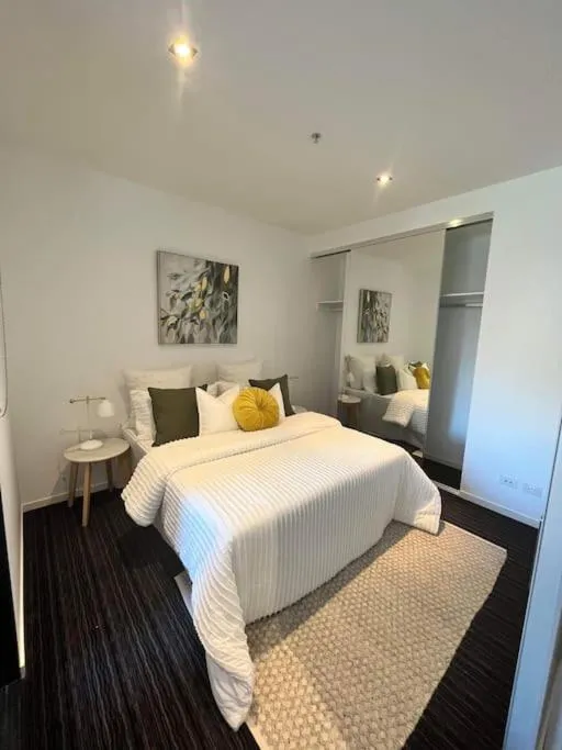 Image 2 of St. Kilda Beach Apartment