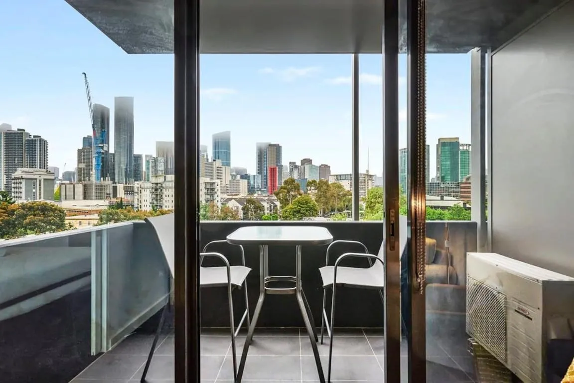 Image of Stunning CBD Views + Free Parking