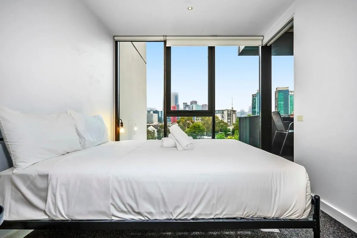 Image 1 of Stunning CBD Views + Free Parking