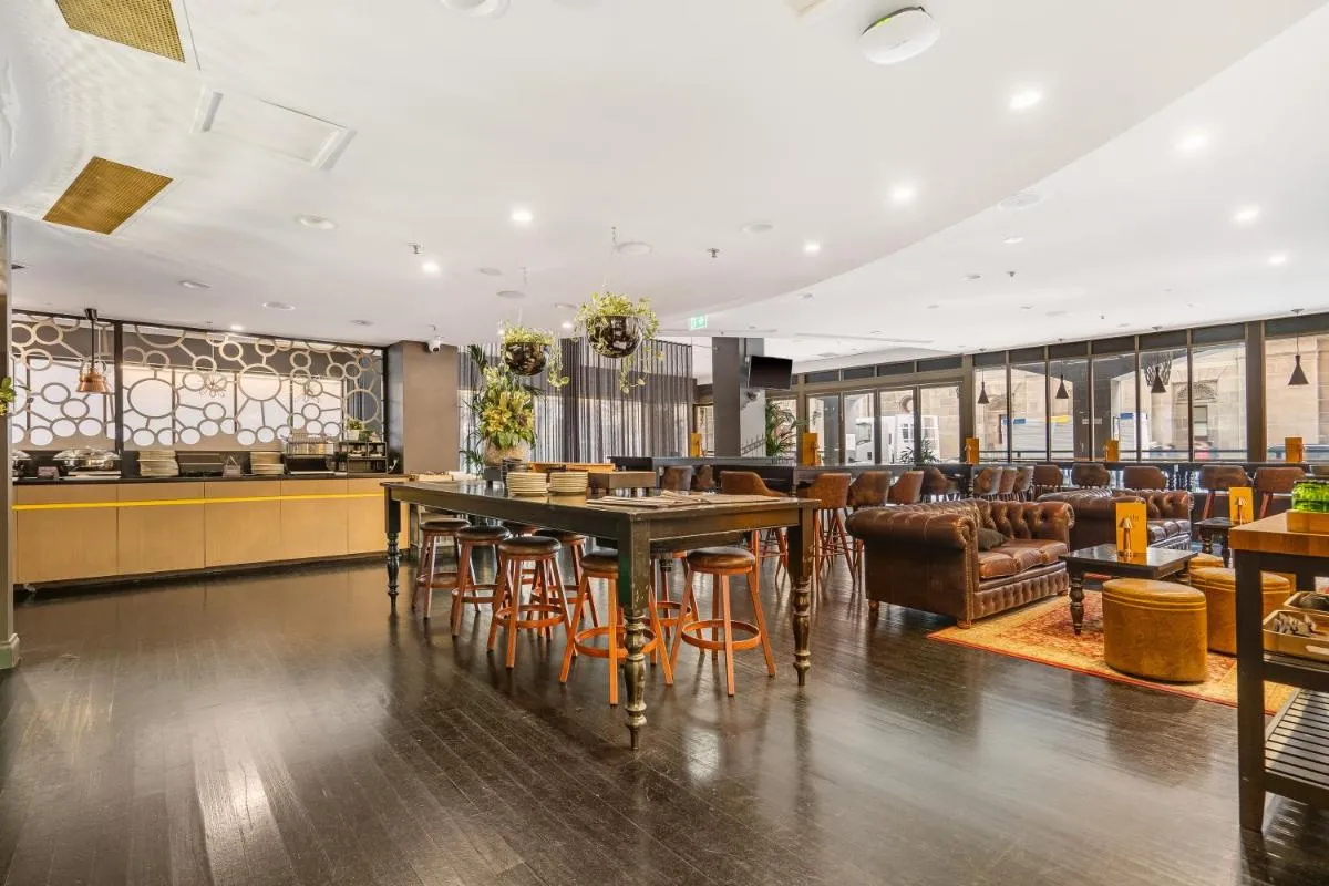 Image 3 of Style and Convenience on Little Bourke