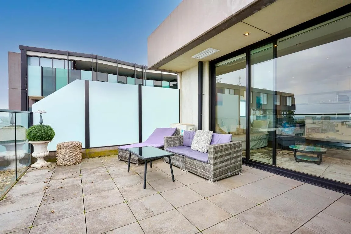 Image of Stylish 2-Bed Apartment with Sea Views and Parking