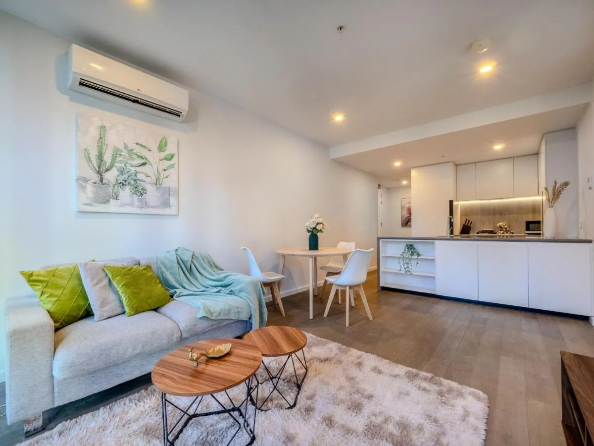 Image 4 of Stylish 2br1ba Apartment Mel Pool Gym Wifi