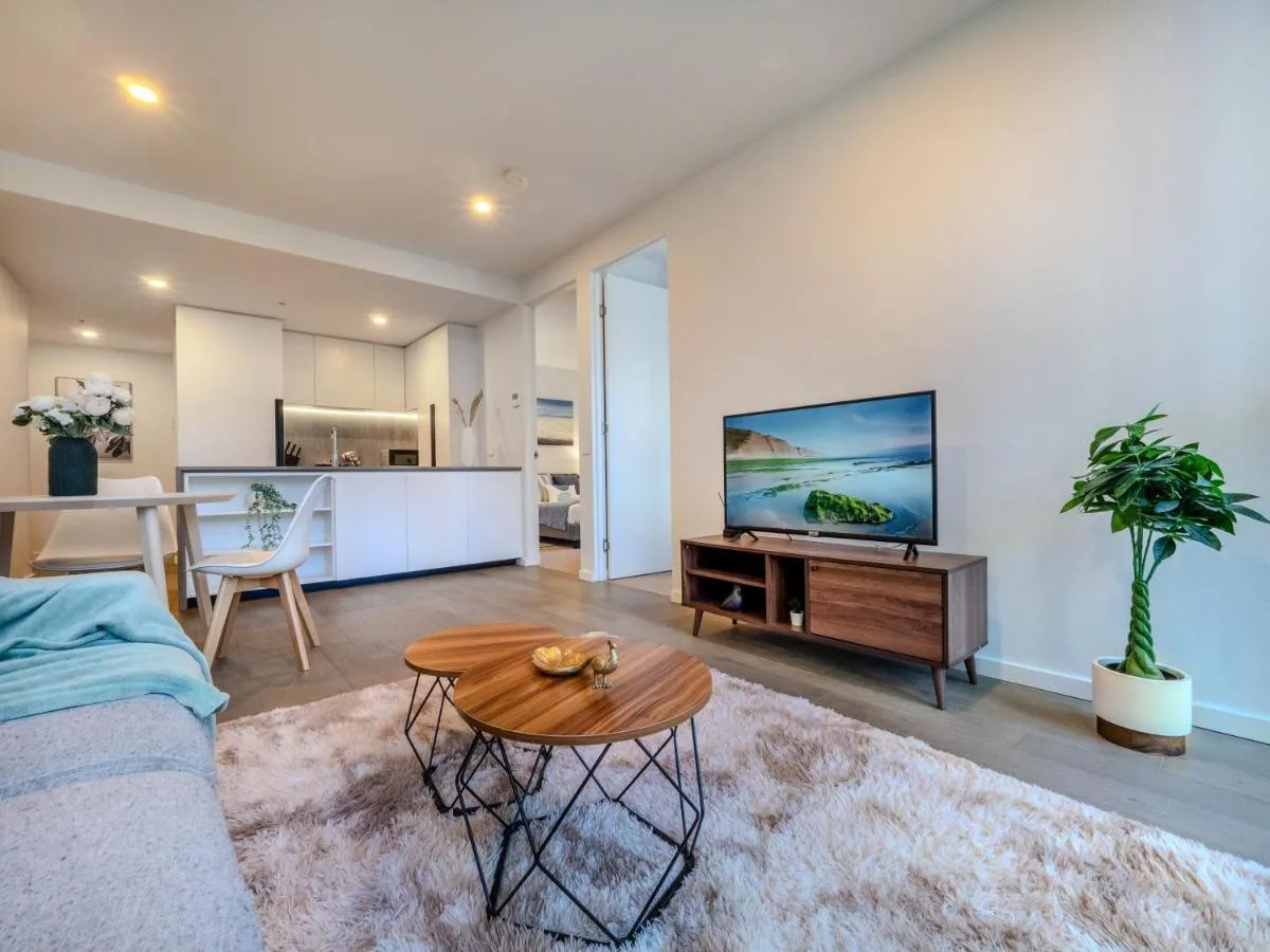 Image 5 of Stylish 2br1ba Apartment Mel Pool Gym Wifi