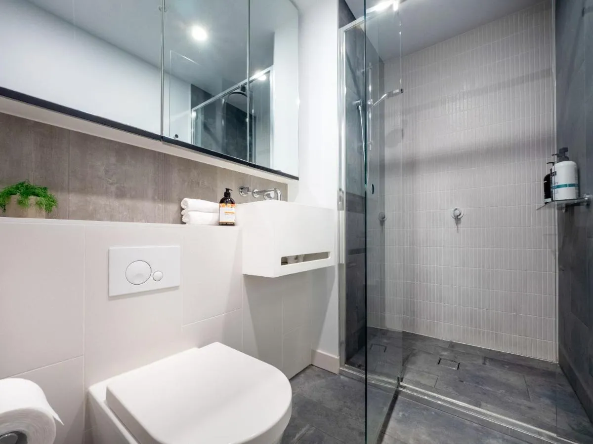 Image 2 of Stylish 2br1ba Apartment Mel Pool Gym Wifi