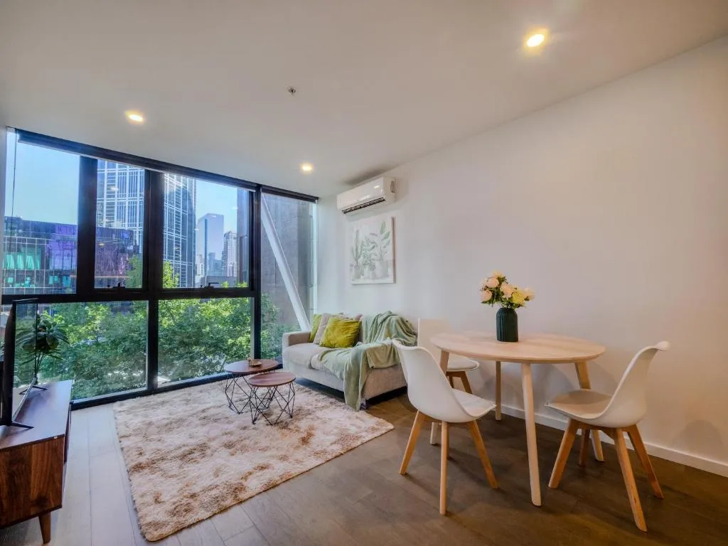 Image of Stylish 2br1ba Apartment Mel Pool Gym Wifi