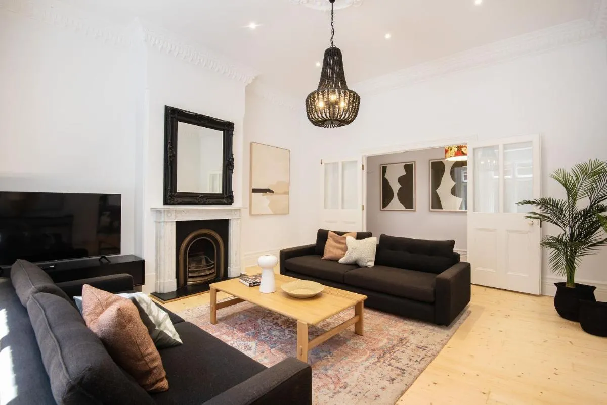 Image 4 of Stylish Contemporary Retreat St Kilda