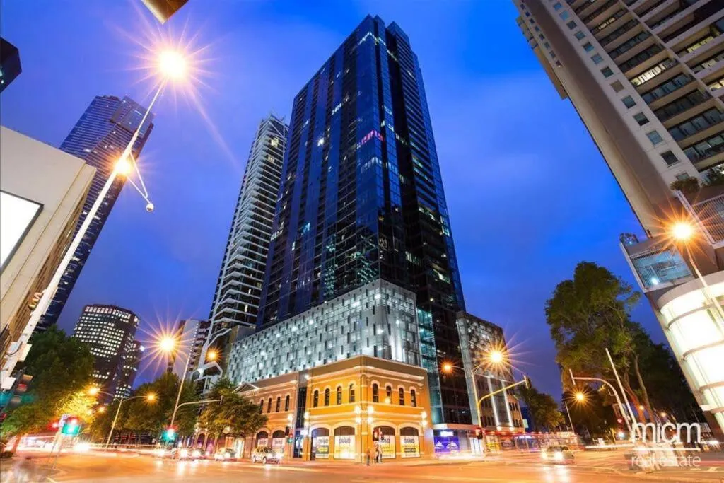 Image 6 of Stylish Southbank apartment Plus Free Parking for 2 Cars