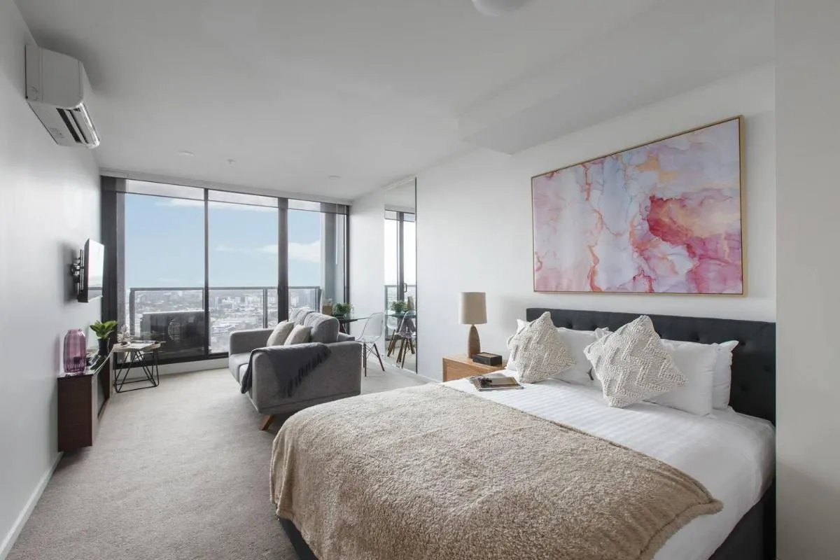 Image 1 of Stylish Studio on 28th Floor with Panoramic Views