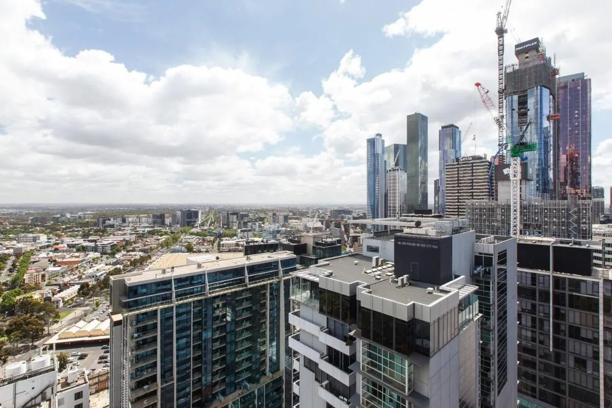 Image 5 of Stylish Studio on 28th Floor with Panoramic Views