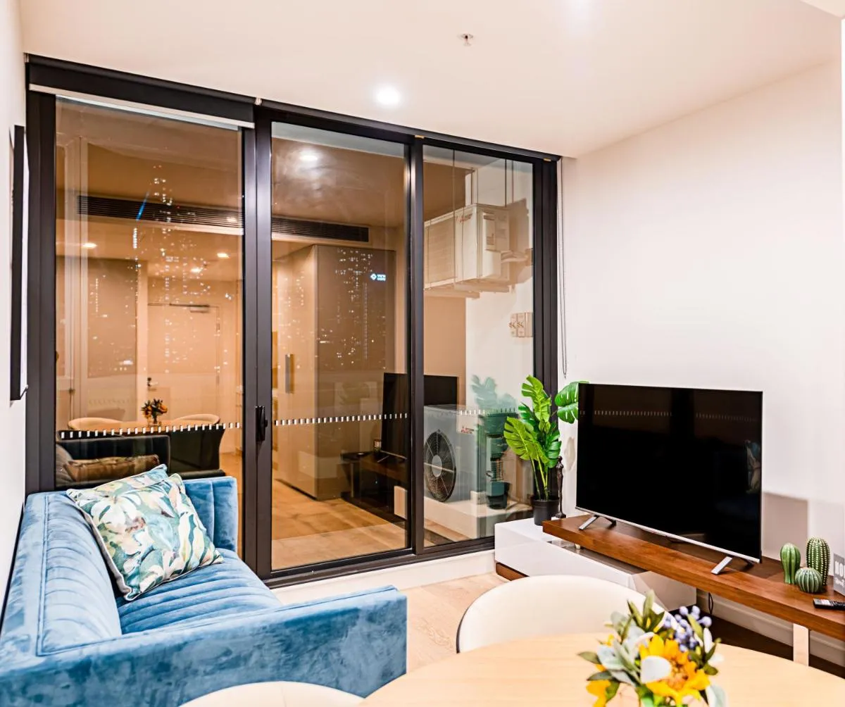 Image 4 of Stylish Urban Oasis