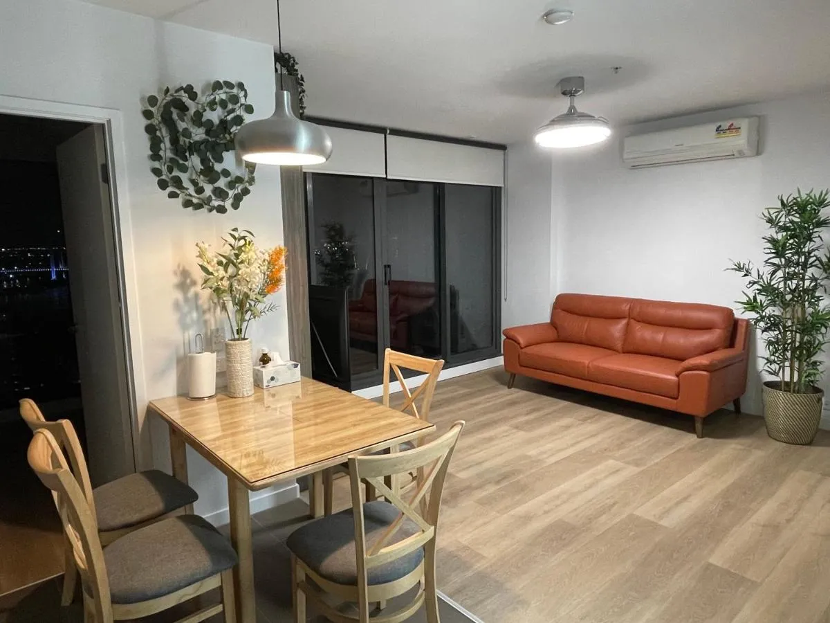 Image 3 of Super Luxury 2 bedroom Apt Well Furnished with Marvellous Views Convenient Location 1 Free Parking