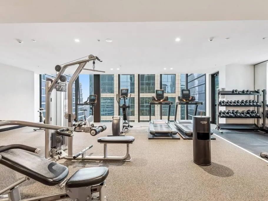 Image 4 of Superb CityView 2B2B apt CBD with Gym