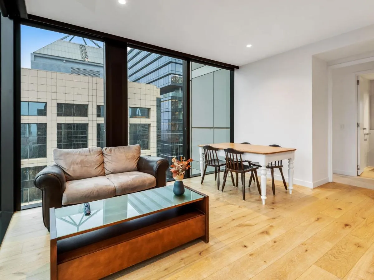 Image 3 of Superb CityView 2B2B apt CBD with Gym