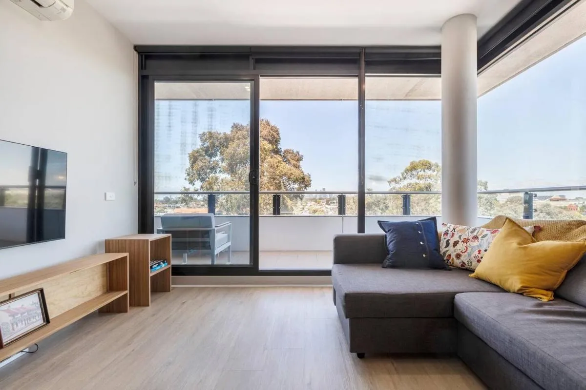 Image 4 of Terra Cotta – Brunswick Retreat with Breezy Balcony