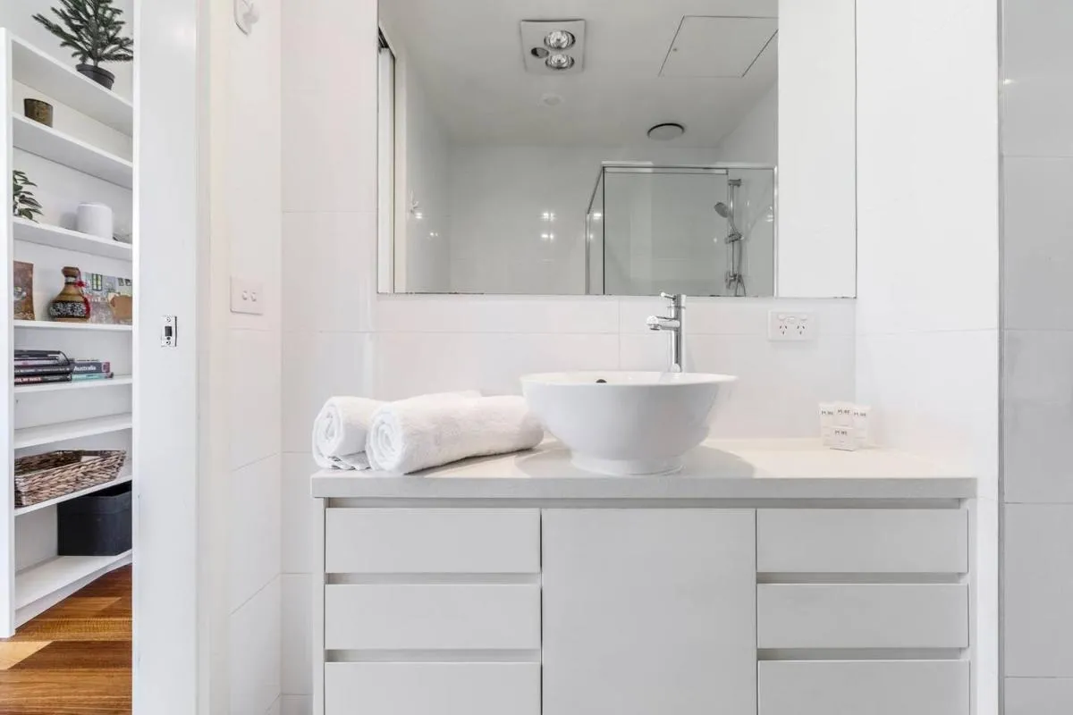 Image 2 of ‘The Cherry Charm’ Homey Retreat near St Kilda Beach