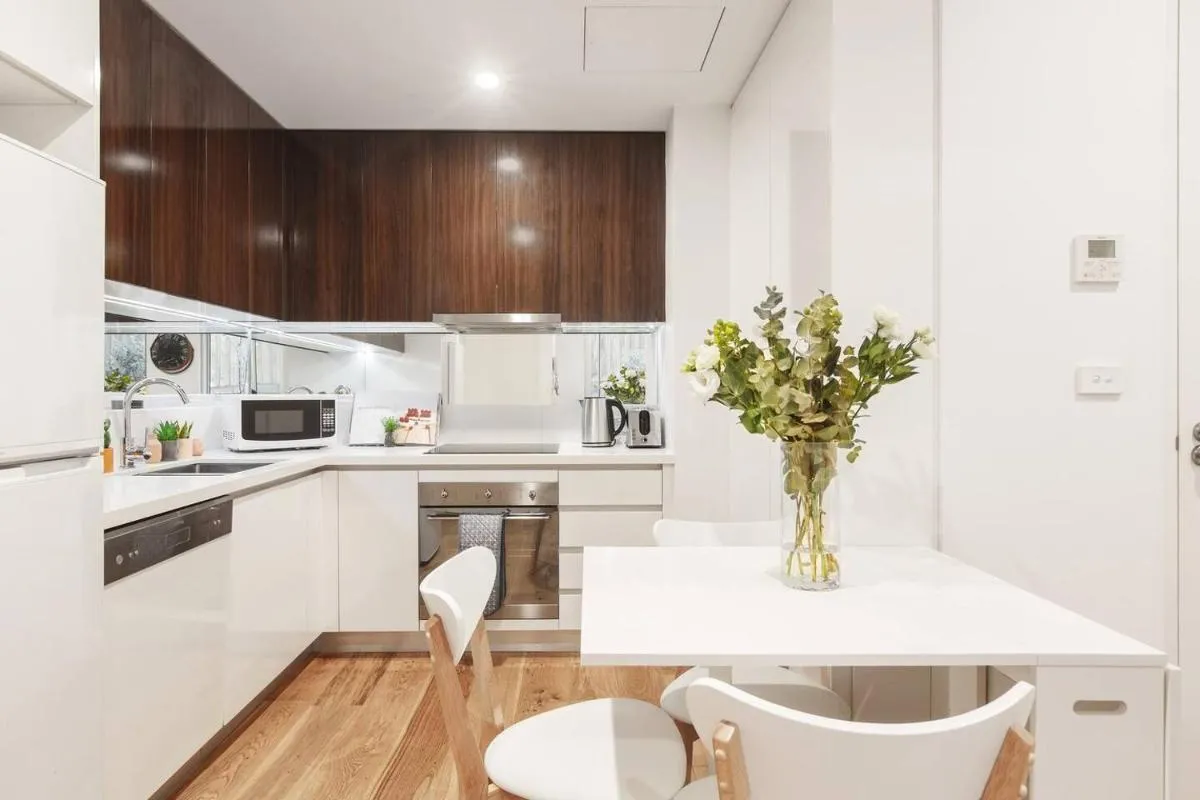 Image 4 of ‘The Ivory’ Well-connected Suburban Seclusion