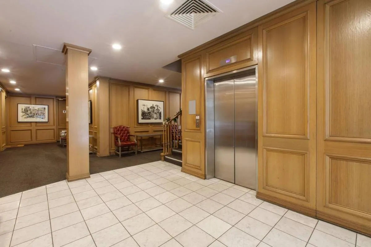 Image 4 of The Little Royal – A Carlton Gardens Studio