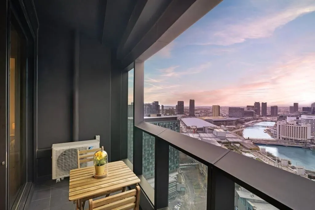 Image 4 of The Pearl on Southbank -City & Yarra River View221