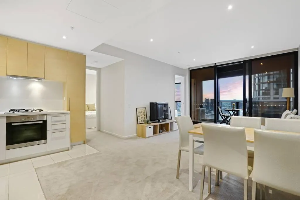 Image 3 of The Pearl on Southbank -City & Yarra River View221