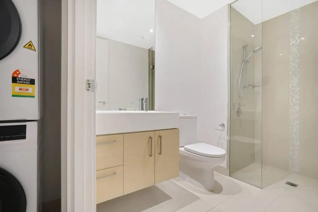 Image 2 of The Pearl on Southbank -City & Yarra River View221