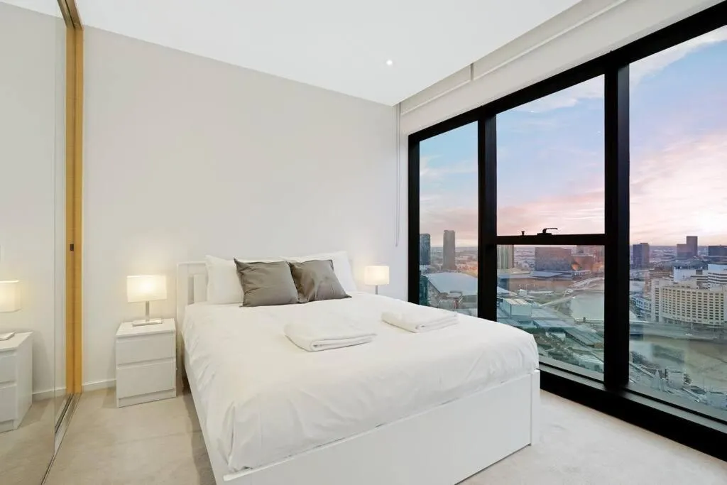 Image 1 of The Pearl on Southbank -City & Yarra River View221