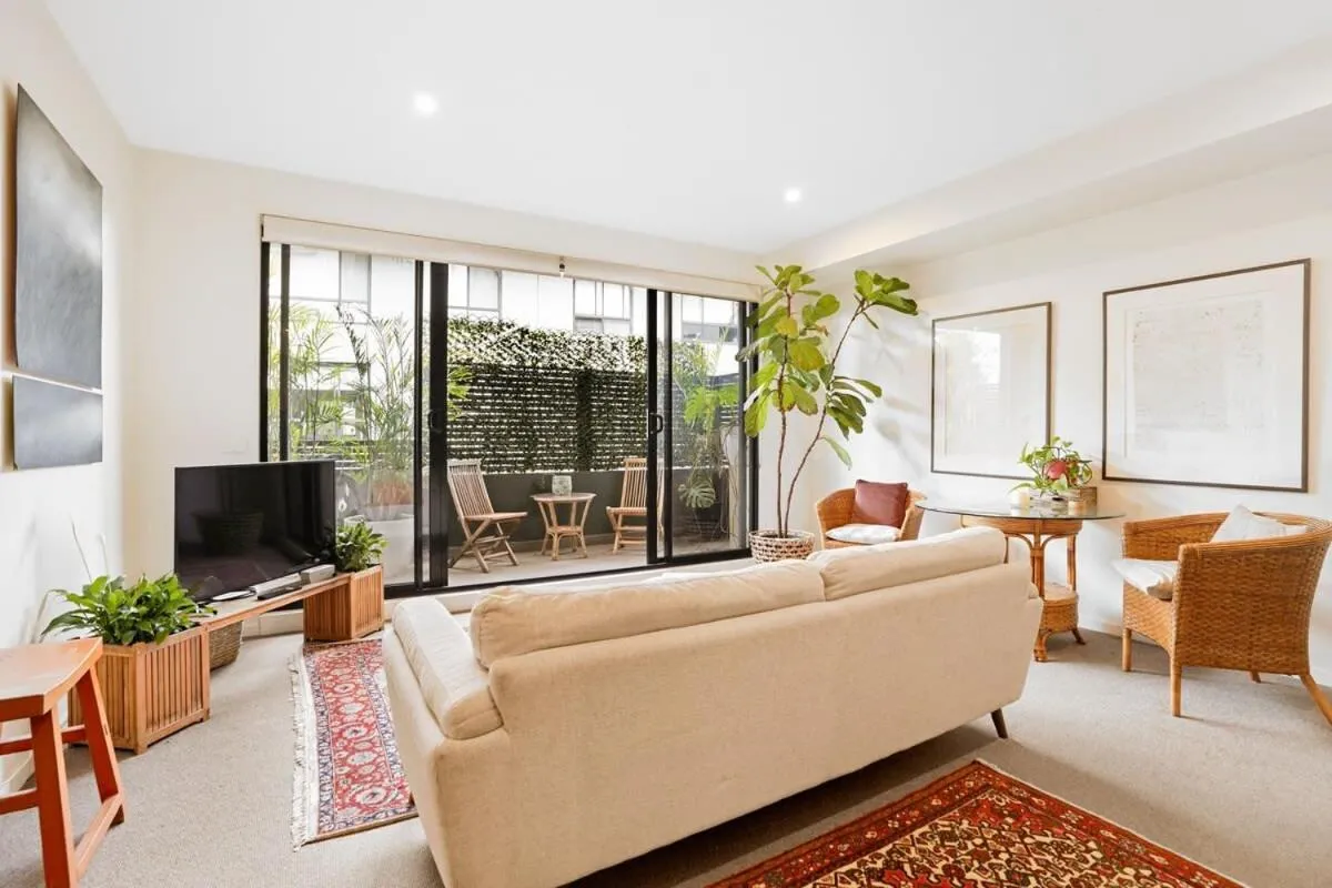 Image 4 of The Richmond – Bright 1BR Oasis w parking