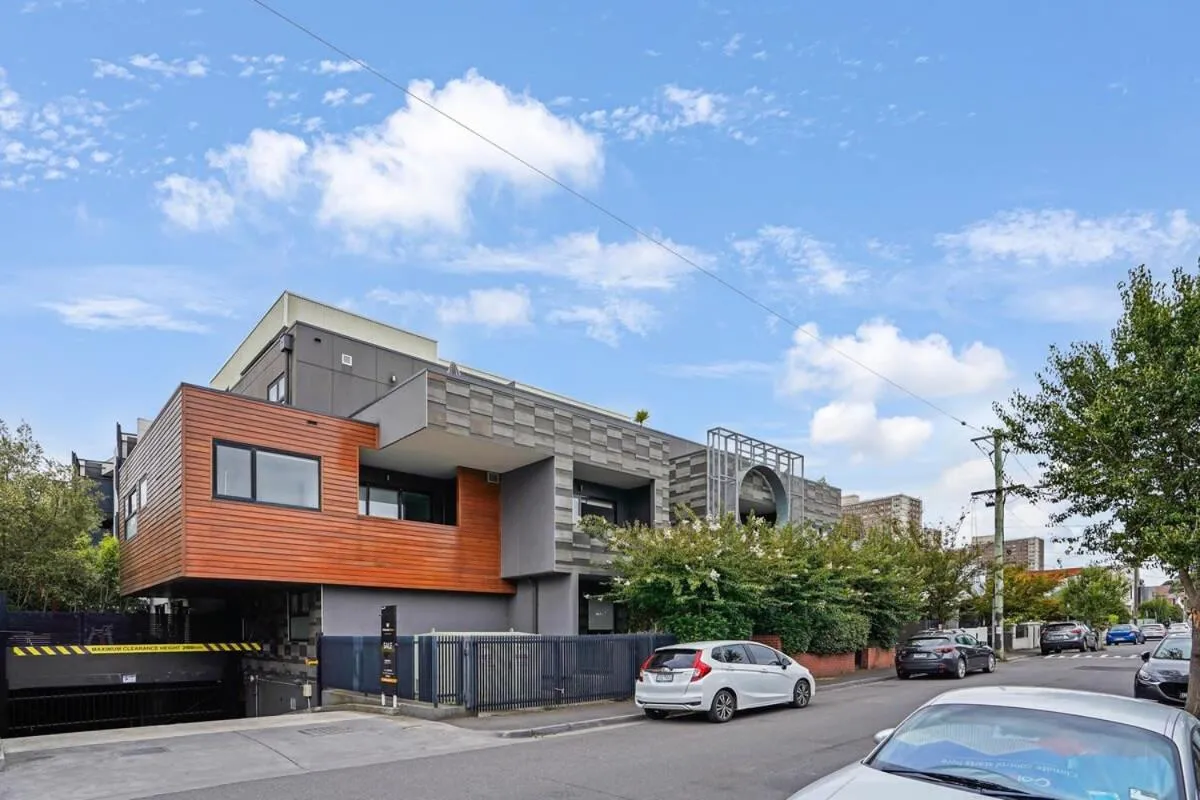 Image 5 of The Richmond – Bright 1BR Oasis w parking