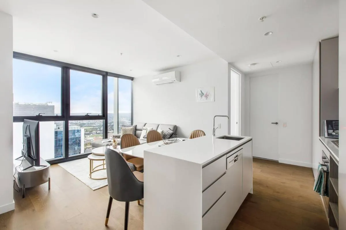 Image 4 of The View on Elizabeth – Chic City Centre Living