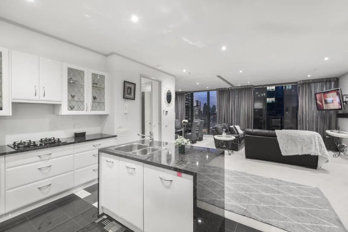 Image of Top Floor 2br2ba Southbankparkingbalcony