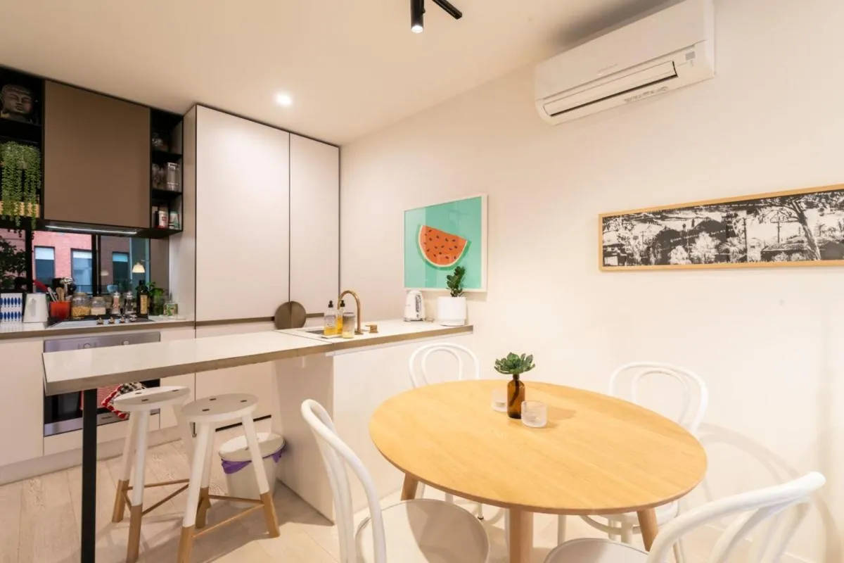 Image 4 of Trendy 1 Bedroom Apartment in the Heart of Collingwood