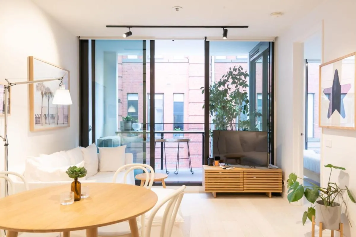 Image 3 of Trendy 1 Bedroom Apartment in the Heart of Collingwood