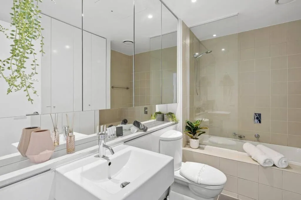 Image 2 of Ultimate Comfort Gem in St Kilda
