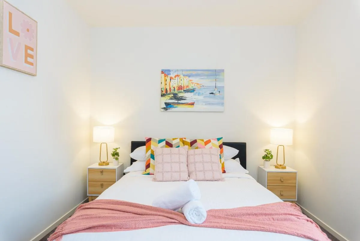 Image 1 of Ultimate Comfort Gem in St kilda 301