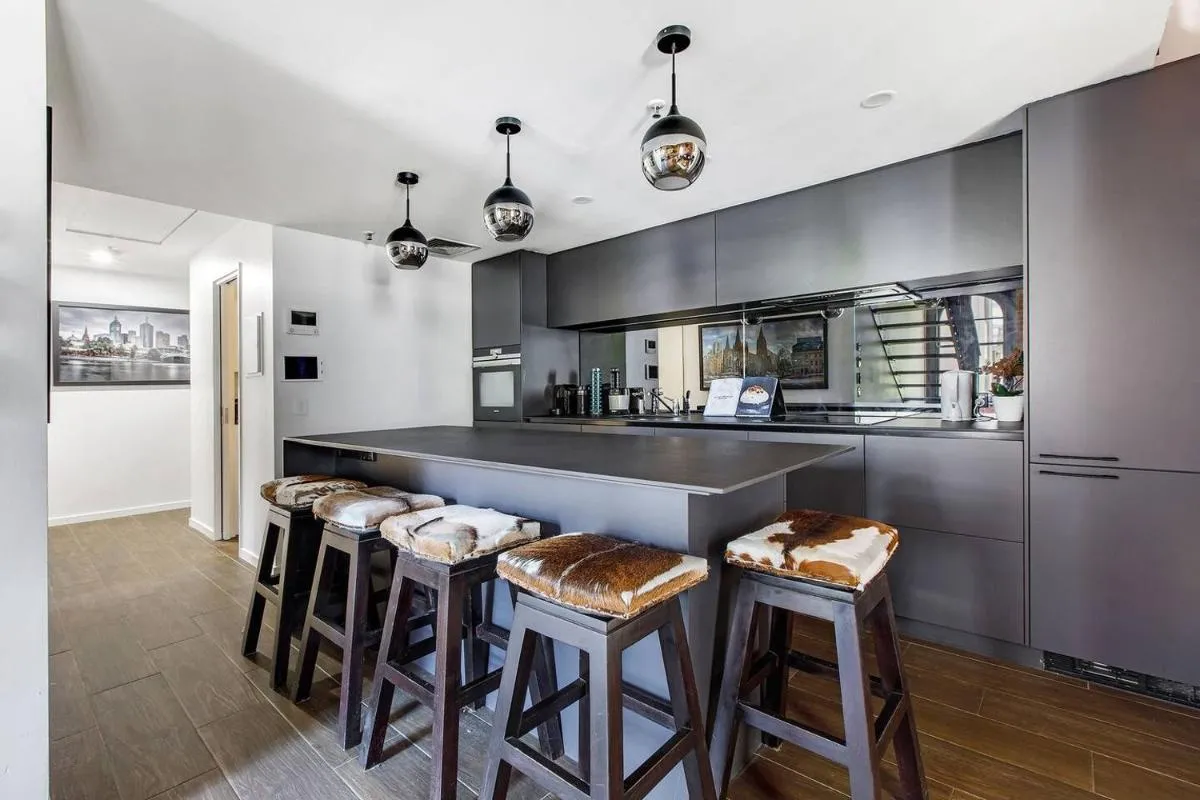 Image 4 of Ultra-chic Top Floor New York Style Loft Apartment