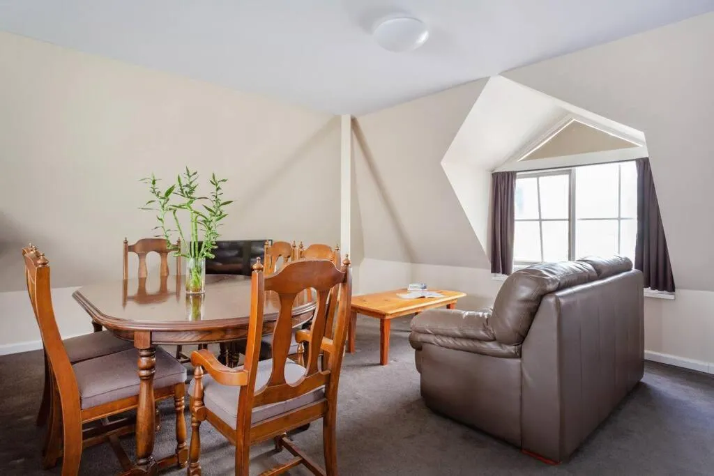 Image 2 of Upstairs Studio Apartment with street access