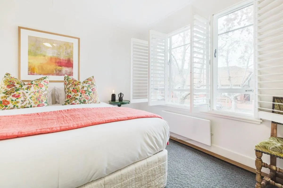 Image 4 of VAQUAY Sonnet In South Yarra