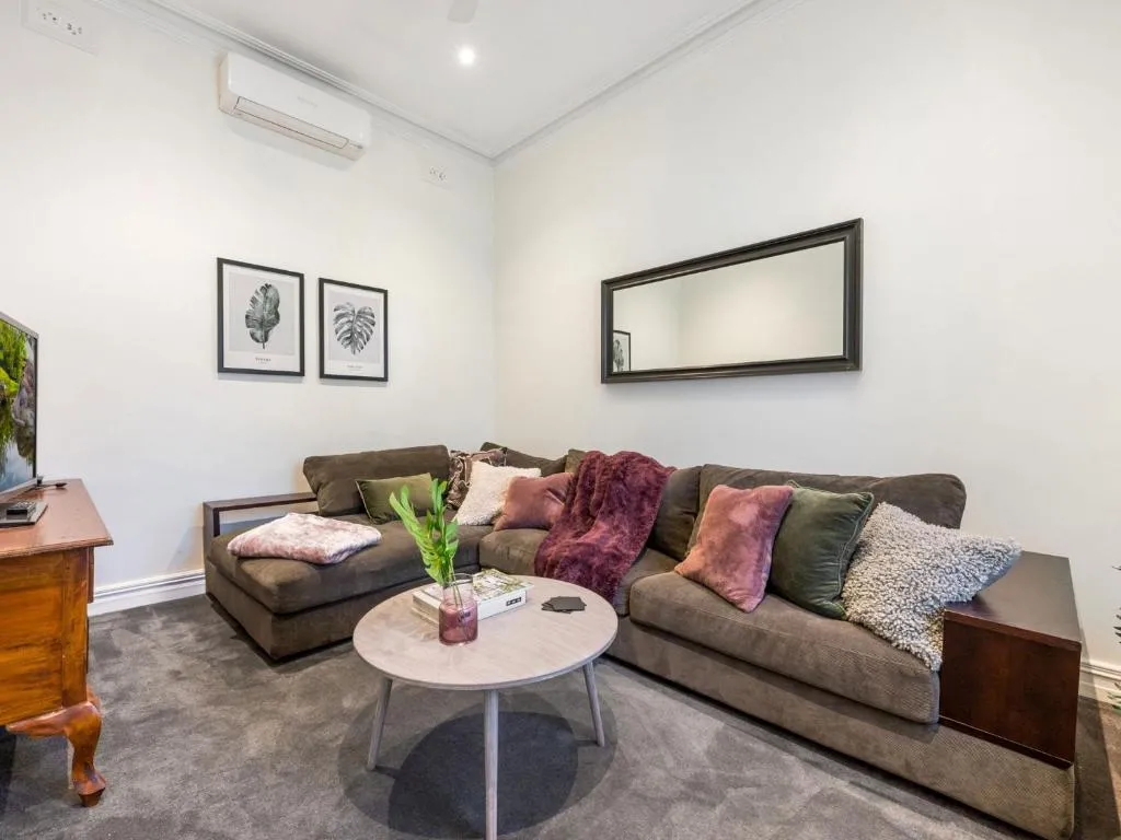Image of Walk to the MCG – Renovated House with back yard
