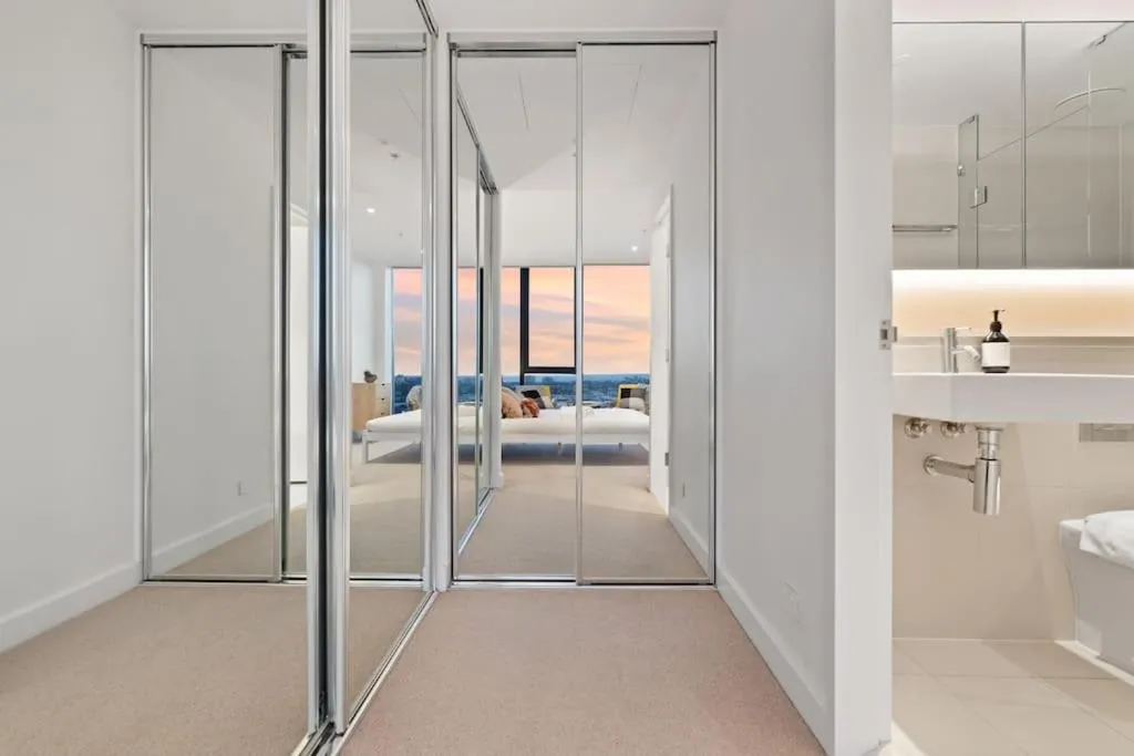 Image 2 of Waterfront 3Bed2B2C with 50 Sqm Expansive Balcony