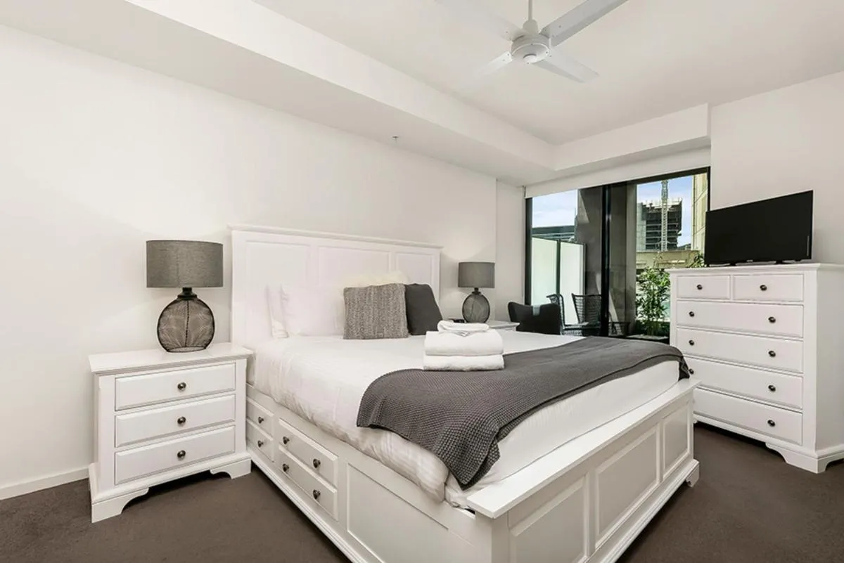 Image 6 of Waterfront Melbourne Apartments