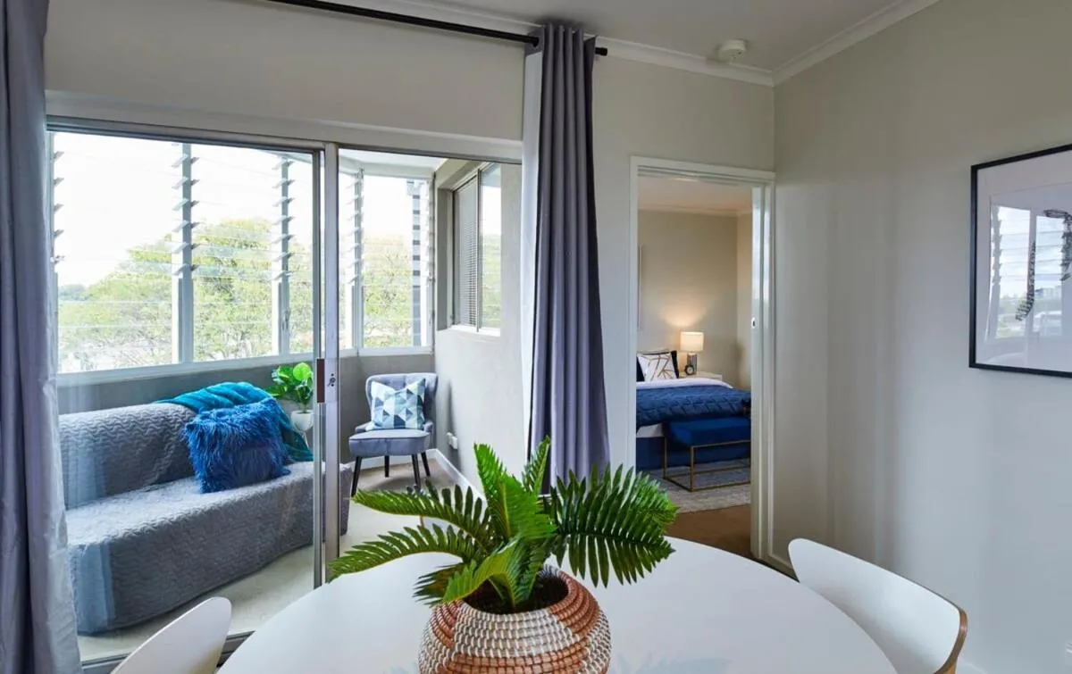 Image 1 of Windsor Prahran Sunny Spacious 1 Bed with Sunroom