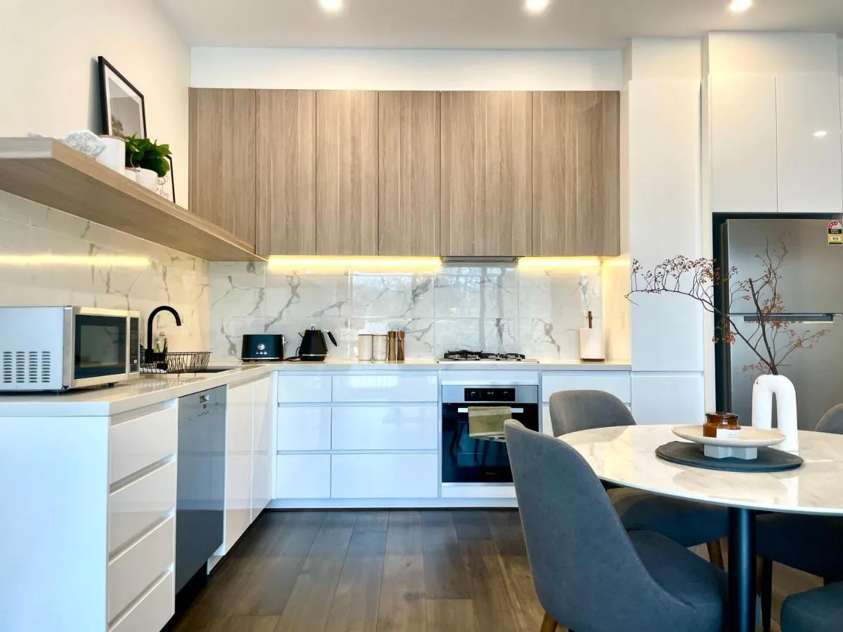 Image 3 of Your home on Glover St Sth Melbourne (With Parking)