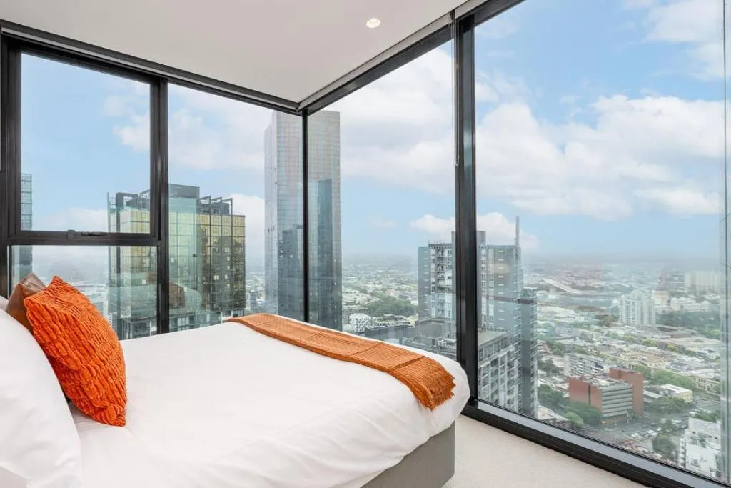 Image of 180 Degrees City Views, 2BR Apartment with Pool, Spa and Gym