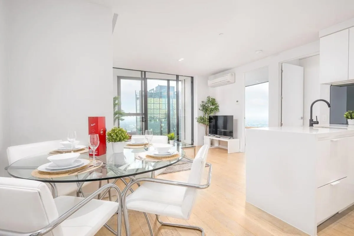 Image 4 of 180 Degrees City Views, 2BR Apartment with Pool, Spa and Gym