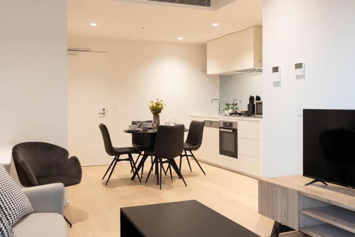 Image 4 of 1 BRM, Southbank, King Bed, Lvl 37